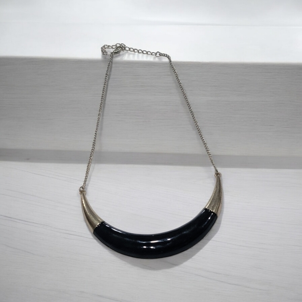 Black and gold collar necklace